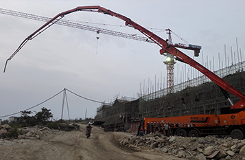 貴陽(yáng)商貿(mào)城3號(hào)館，底板澆筑，C35纖維